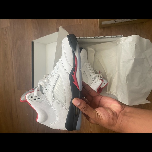 Jordan 5s 6.5 - Picture 5 of 6